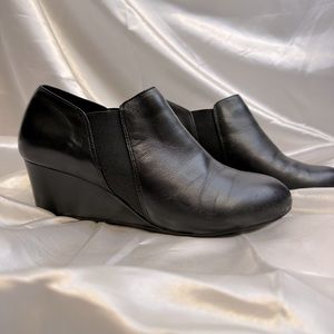 Vionic wedge bootie.  Size 7.